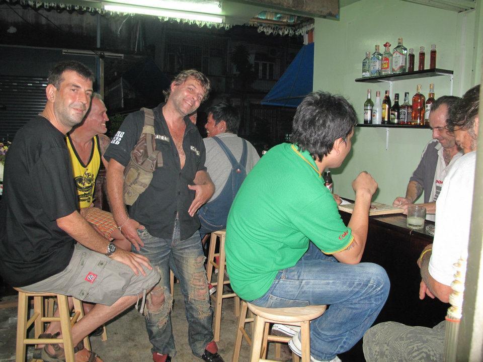 A.T Guesthouse Bangkok Esterno foto